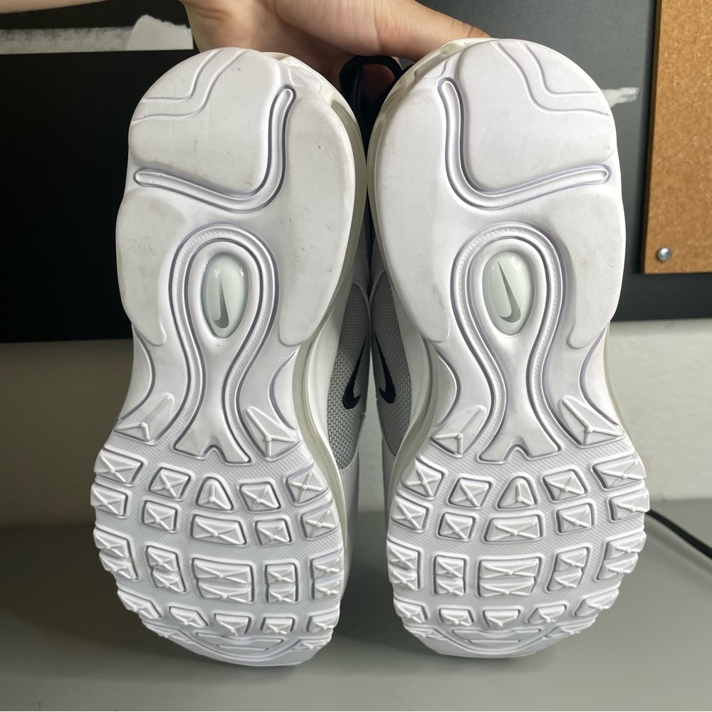 Nike - Picture 5 of 6